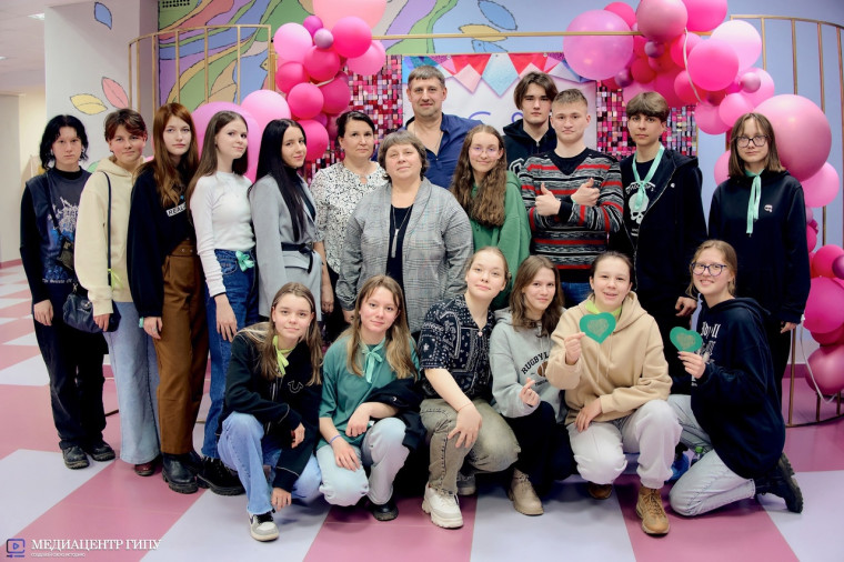 ПРОФИЛЬНАЯ СМЕНА ГУМАНИТАРНО-ПЕДАГОГИЧЕСКОГО КЛАССА В ГИПУ ИМ.В.Г.КОРОЛЕНКО.